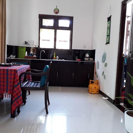 Apna Homestay Apartments Unawatuna Exterior foto