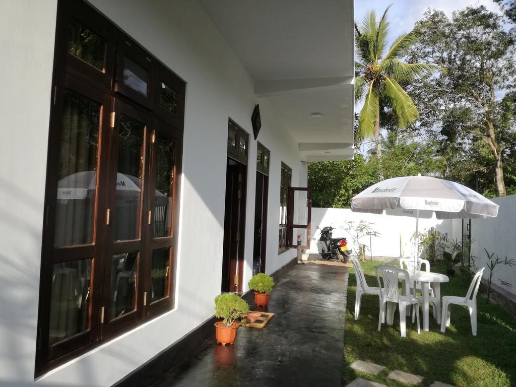 Apna Homestay Apartments Unawatuna Exterior foto